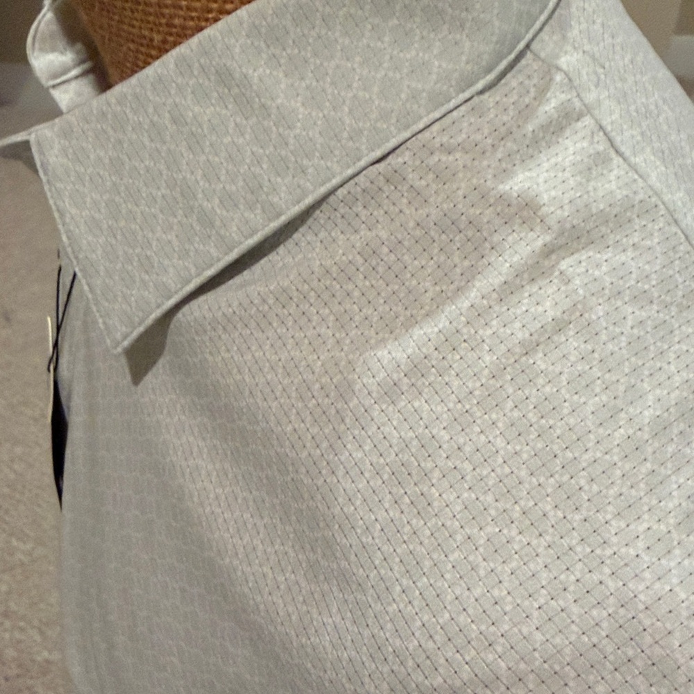 Lululemon Airing Easy Short Sleeve shirt, Large, NWT - Picture 4 of 8